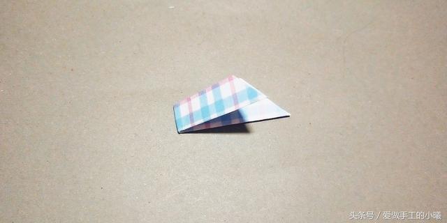 趣味折纸——飞镖的折法，简单纸飞镖的折法（儿童趣味折纸系列）