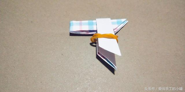 趣味折纸——飞镖的折法，简单纸飞镖的折法（儿童趣味折纸系列）