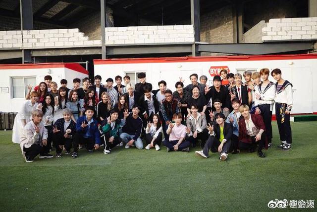 关于崔始源真实生日问题，圈内证实崔始源订婚（崔始源晒SM家族合影）