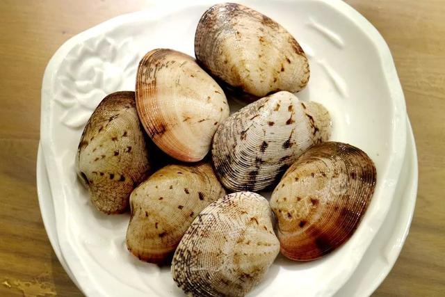 毋米粥的做法，毋米粥的做法和功效（细火慢熬六小时的毋米粥火锅）