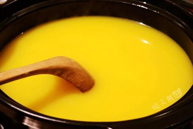 毋米粥的做法，毋米粥的做法和功效（细火慢熬六小时的毋米粥火锅）