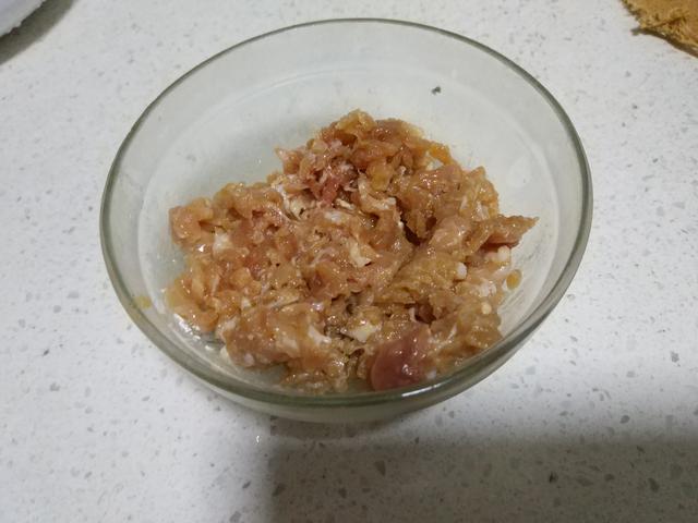 皮蛋瘦肉粥的功效和作用，皮蛋瘦肉粥的功效有哪些（喝上一碗皮蛋瘦肉粥）