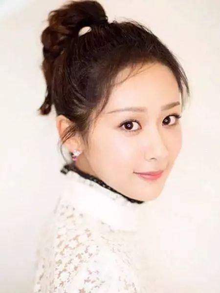 碎发多适合扎怎样的发型，碎发多适合扎怎样的发型男（小女生必备杀手锏）