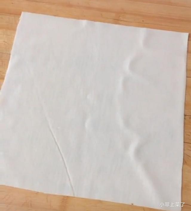 烧烤店里的干豆腐卷怎么做，烧烤干豆腐卷怎么卷（自制干豆腐鸡蛋卷）