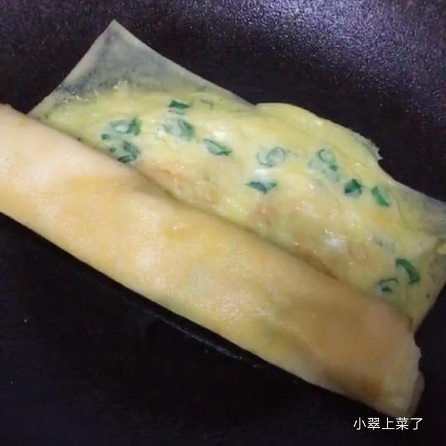 烧烤店里的干豆腐卷怎么做，烧烤干豆腐卷怎么卷（自制干豆腐鸡蛋卷）