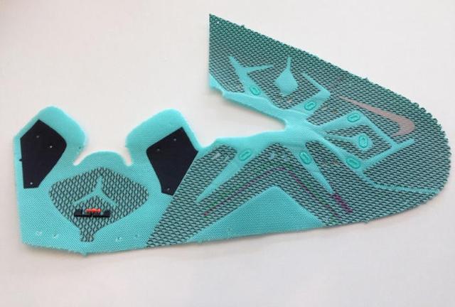 耐克的袜子是不是两边都有勾，耐克袜子勾子左右脚不一样（耐克鞋面技术盘点）