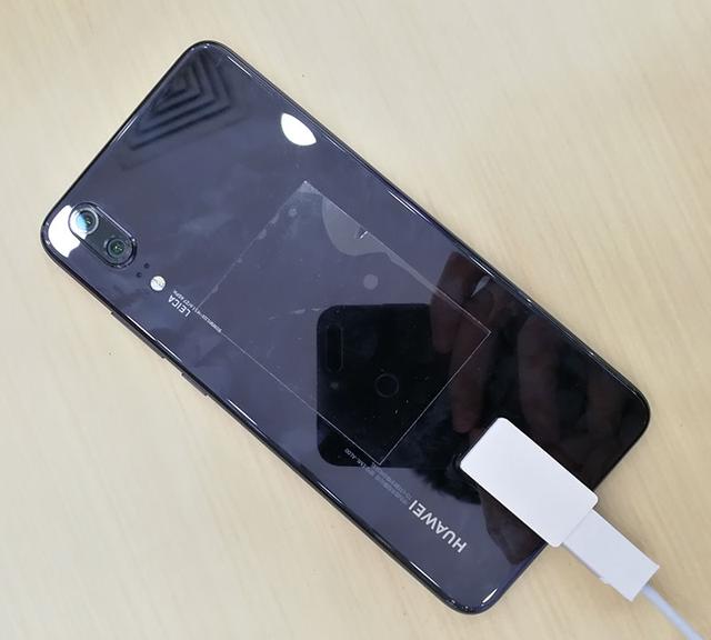 华为p20防水吗，华为P20防水（拍夜景不用带脚架的最强旗舰）