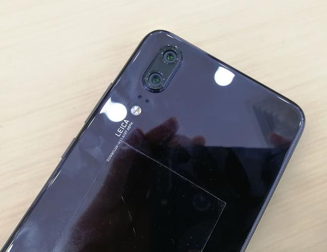 华为p20防水吗，华为P20防水（拍夜景不用带脚架的最强旗舰）