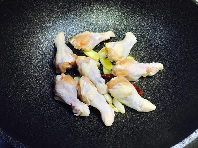 红烧鸡腿，专为放学回家的孩子做的红烧小鸡腿（红烧鸡腿的制作方法视频完整版）