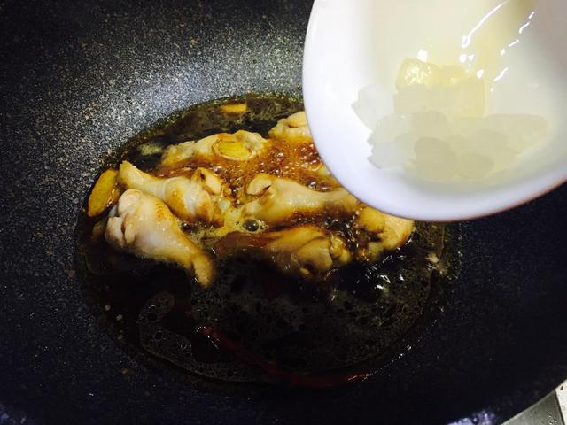红烧鸡腿，专为放学回家的孩子做的红烧小鸡腿（红烧鸡腿的制作方法视频完整版）