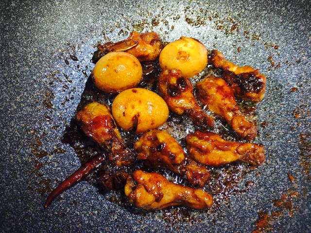 红烧鸡腿，专为放学回家的孩子做的红烧小鸡腿（红烧鸡腿的制作方法视频完整版）