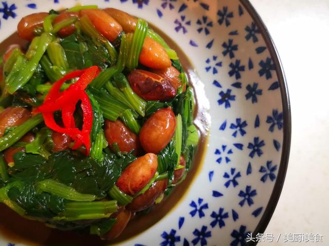 家常老醋菠菜花生米做法，老醋花生拌菠菜给孩子吃