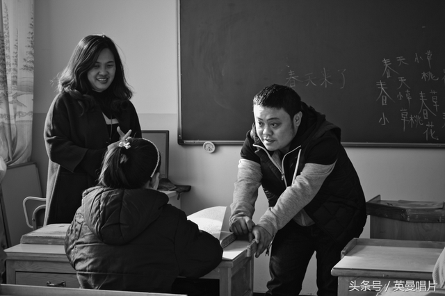 祖国在我心窝里歌词，祖国在我心窝里歌词伴奏（青年词曲作家赵沛宇为老家定西特殊学校温情献上《梦的花火》）