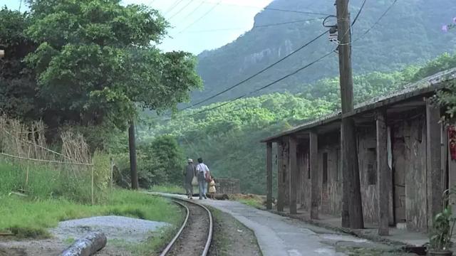 恋恋风尘歌词，恋恋风尘歌词表达是什么意思（恋恋风尘：爱过的人是青春）