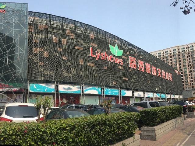 南油服装批发市场，南油服装批发市场攻略（买衣服吗？深圳南油，了解一下）