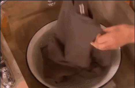 丝绸怎么洗，aj白丝绸怎么洗（关于洗衣服的答案都在这里）