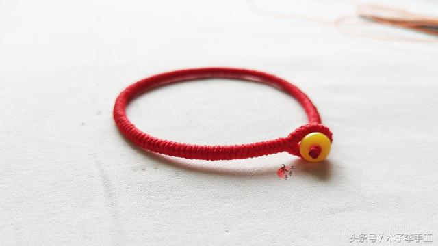 怎么编漂亮的花结手链，怎么编漂亮的花结手链？过程详细（你们要的四线金刚结红绳手链教程来了）