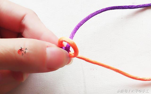 怎么编漂亮的花结手链，怎么编漂亮的花结手链？过程详细（你们要的四线金刚结红绳手链教程来了）