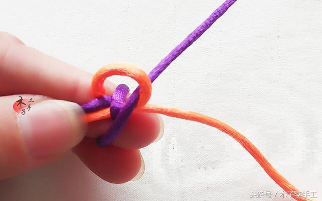 怎么编漂亮的花结手链，怎么编漂亮的花结手链？过程详细（你们要的四线金刚结红绳手链教程来了）