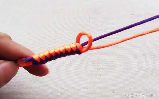 怎么编漂亮的花结手链，怎么编漂亮的花结手链？过程详细（你们要的四线金刚结红绳手链教程来了）