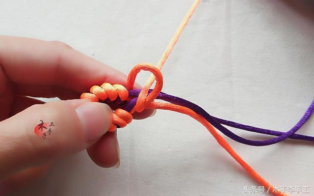 怎么编漂亮的花结手链，怎么编漂亮的花结手链？过程详细（你们要的四线金刚结红绳手链教程来了）