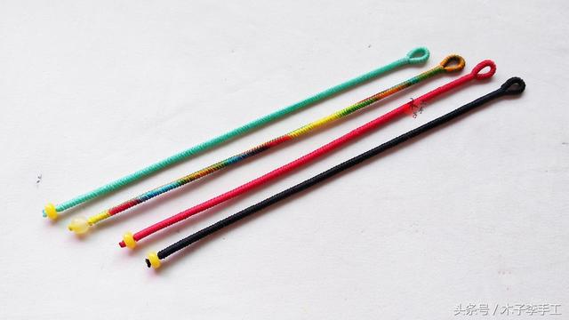 怎么编漂亮的花结手链，怎么编漂亮的花结手链？过程详细（你们要的四线金刚结红绳手链教程来了）