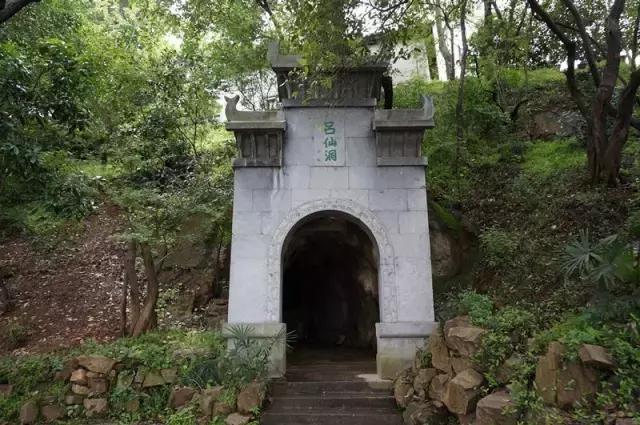 昔人已乘黄鹤去中的昔人指的是谁，昔人已乘黄鹤去中的昔人指的是谁（“昔人已乘黄鹤去”中的“昔人”你知道是谁么）