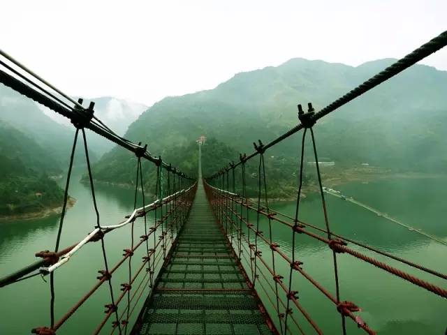 泰顺白鹤山庄铁索桥