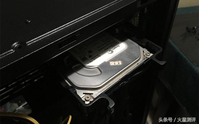 酷冷至尊毁灭者三尊享版体验 自带“光污染”的中塔机箱