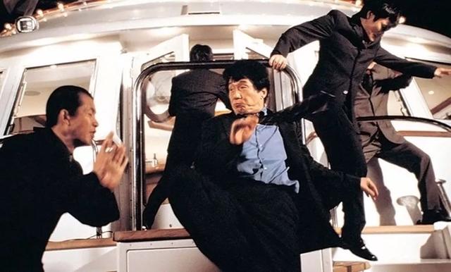 尖峰时刻2的演员，尖峰时刻2的演员名字（成龙北美票房最好的好莱坞电影《尖峰时刻2》）