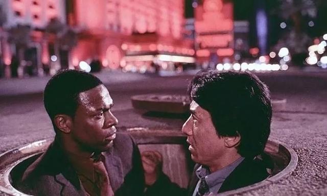 尖峰时刻2的演员，尖峰时刻2的演员名字（成龙北美票房最好的好莱坞电影《尖峰时刻2》）