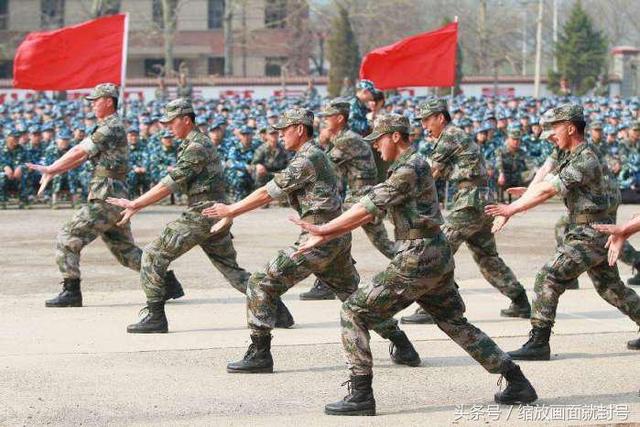 军区参谋长相当于什么级别，参谋长是什么军衔（副总参谋长、省委书记、军区司令哪个级别更高）