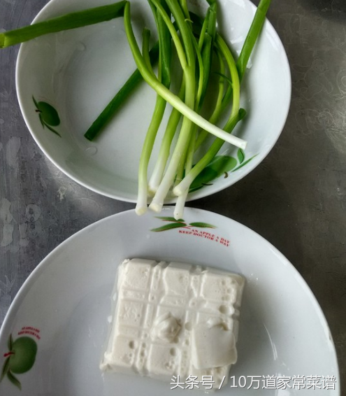 小葱拌豆腐详细做法，中华民族的一道传统菜