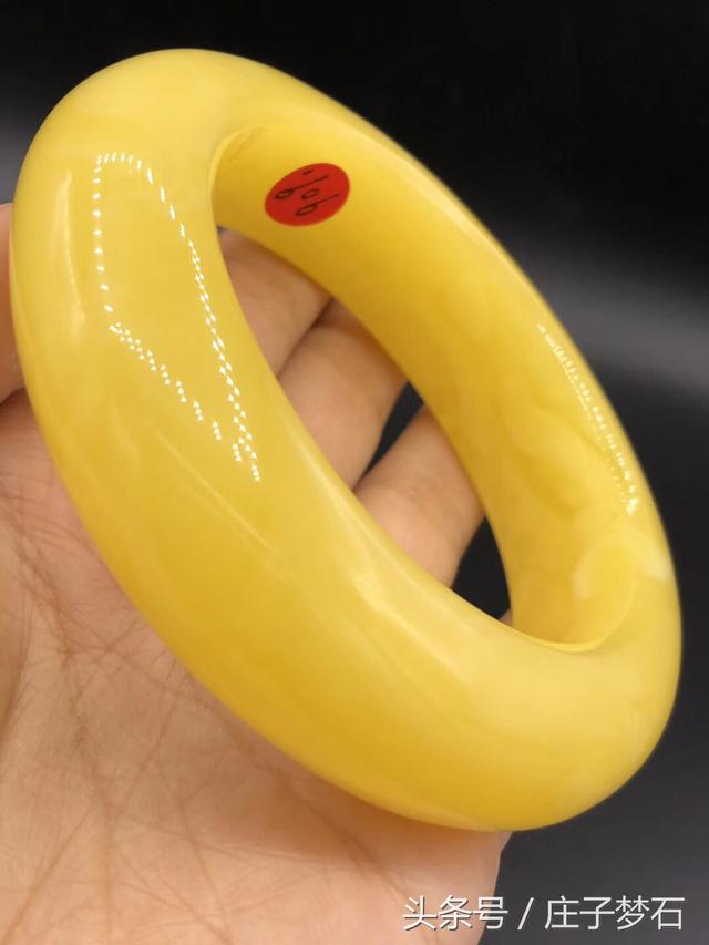 琥珀手镯选购需要了解的市场行情吗(琥珀蜜蜡)