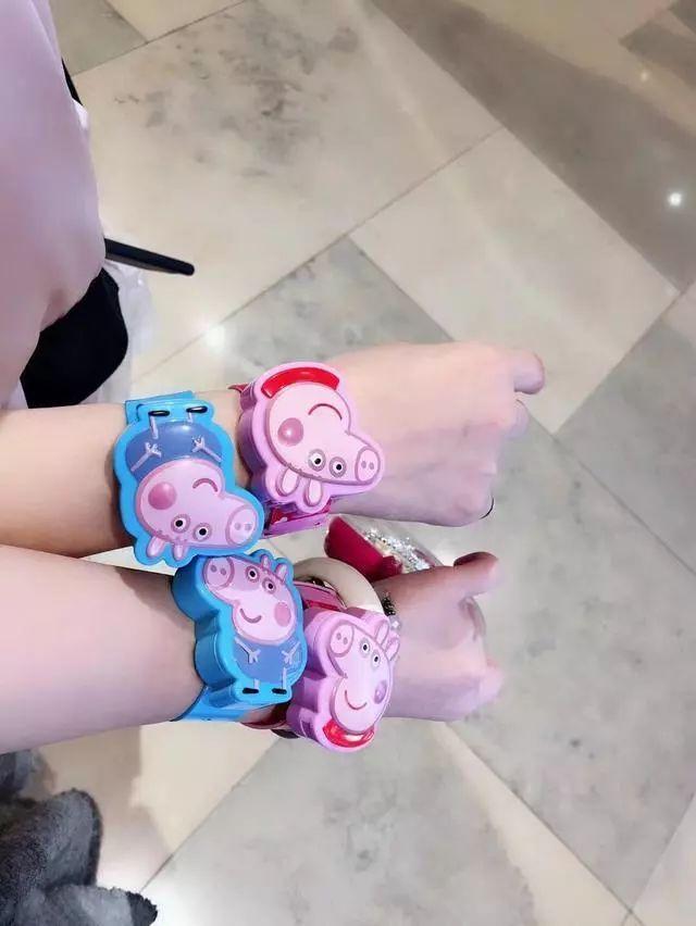 小猪佩奇是哪个国家的，小猪佩奇是哪国的（《小猪佩奇》一部14年前开播的英国动画）