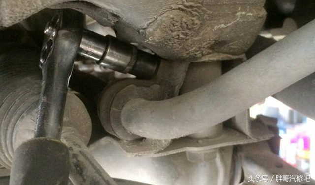 怎么将手机格式化，手机格机代码（汽车过减速带底盘“格叽格叽”声响）