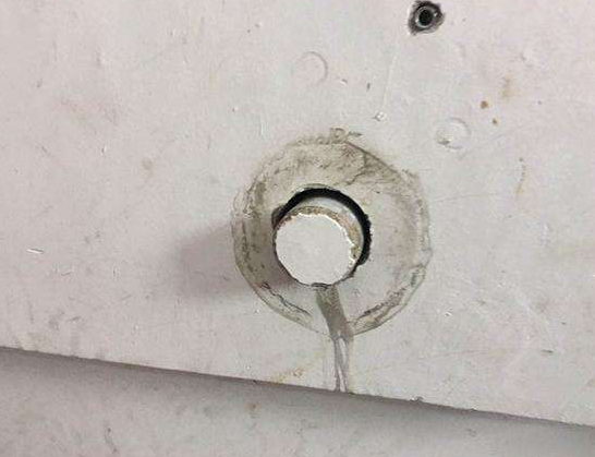 墙壁怎么手动打孔 电钻打水泥墙的小窍门，墙壁怎么手动打孔（墙面才不容易开裂）