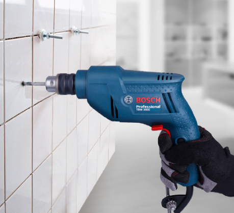 墙壁怎么手动打孔 电钻打水泥墙的小窍门，墙壁怎么手动打孔（墙面才不容易开裂）