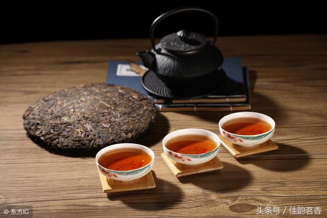 七子饼茶如何泡，七子饼茶如何泡制（云南七子饼茶，功效及冲泡方法）