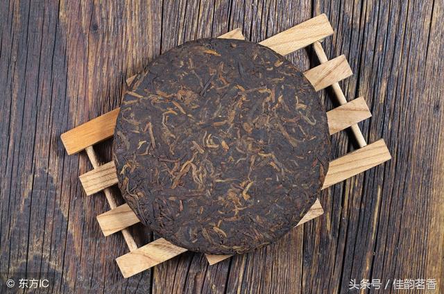 七子饼茶如何泡，七子饼茶如何泡制（云南七子饼茶，功效及冲泡方法）