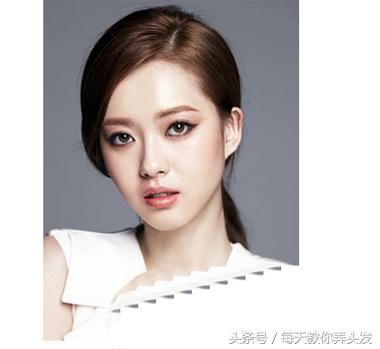 菱形脸适合什么发型，菱形脸适合什么发型女生图片（13款菱形脸三角脸中分中长发发型）