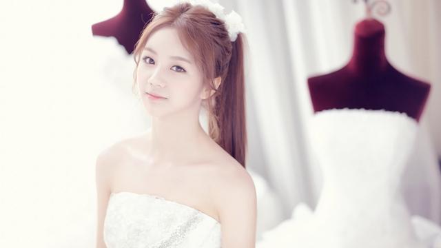 自制蜂蜜去皱纹的方法，蜂蜜可以淡化皱纹吗（燕子教您用蜂蜜牛奶黄瓜自制小方法）