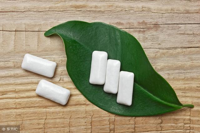 自制蜂蜜去皱纹的方法，蜂蜜可以淡化皱纹吗（燕子教您用蜂蜜牛奶黄瓜自制小方法）