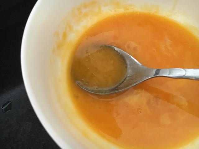 自制蜂蜜去皱纹的方法，蜂蜜可以淡化皱纹吗（燕子教您用蜂蜜牛奶黄瓜自制小方法）