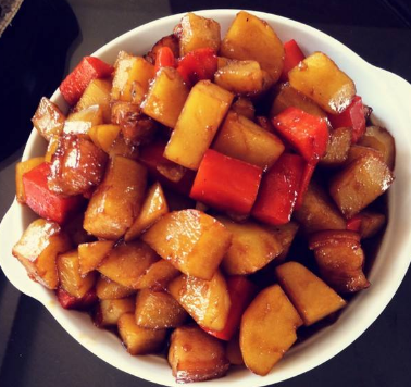红烧土豆的做法，红烧土豆做法（红烧土豆家庭做法）