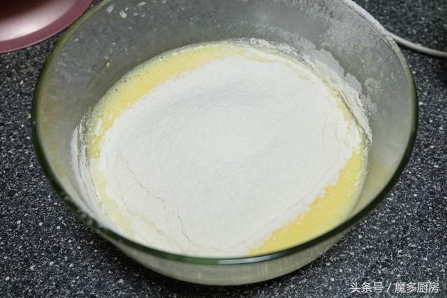如何只用鸡蛋做奶油蛋糕，奶油蛋糕不用买