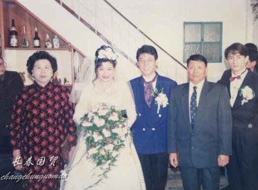 姜育恒老婆李凤凰，姜育恒老婆（姜育恒23岁女儿曝光）