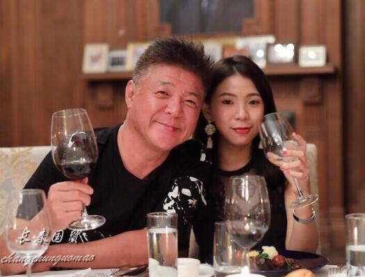 姜育恒老婆李凤凰，姜育恒老婆（姜育恒23岁女儿曝光）