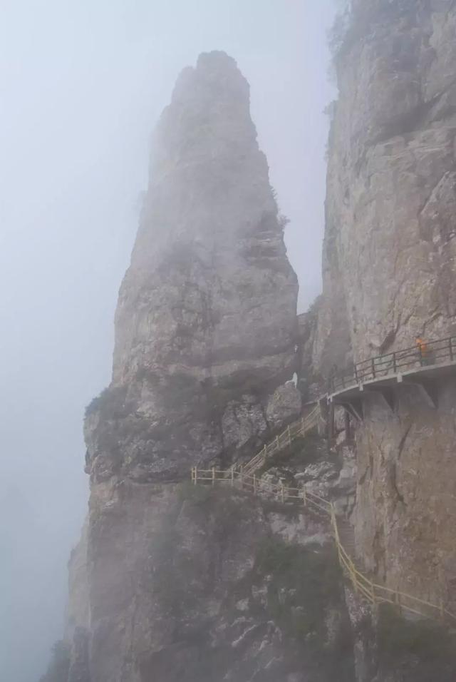 狼牙山玻璃栈道门票多少钱，狼牙山 玻璃栈道（北京九大玻璃栈道）