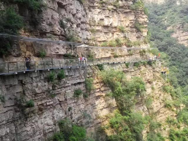 狼牙山玻璃栈道门票多少钱，狼牙山 玻璃栈道（北京九大玻璃栈道）